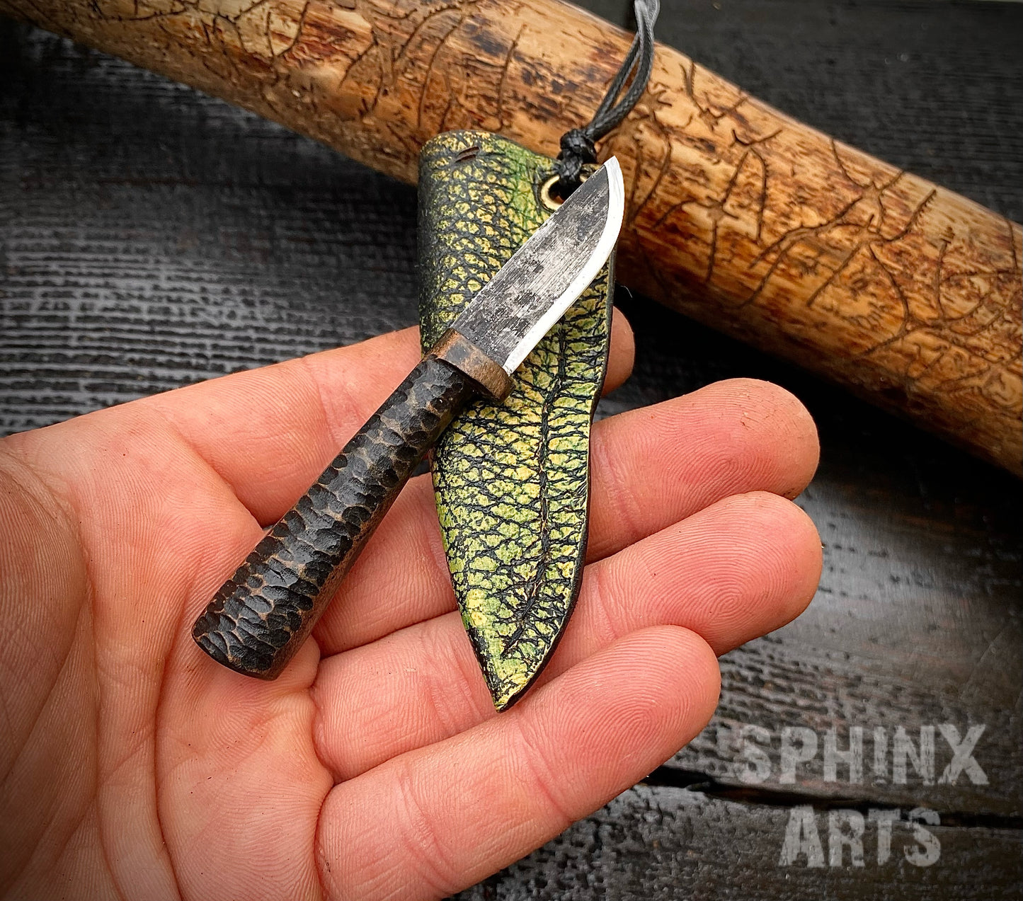 Chameleon Claw